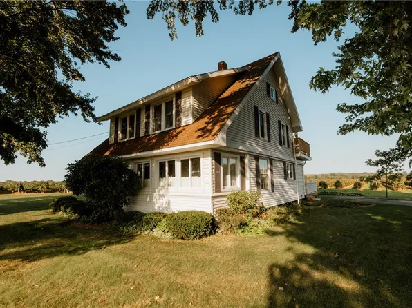 1125 N Brickyard Rd, North East, PA 16428