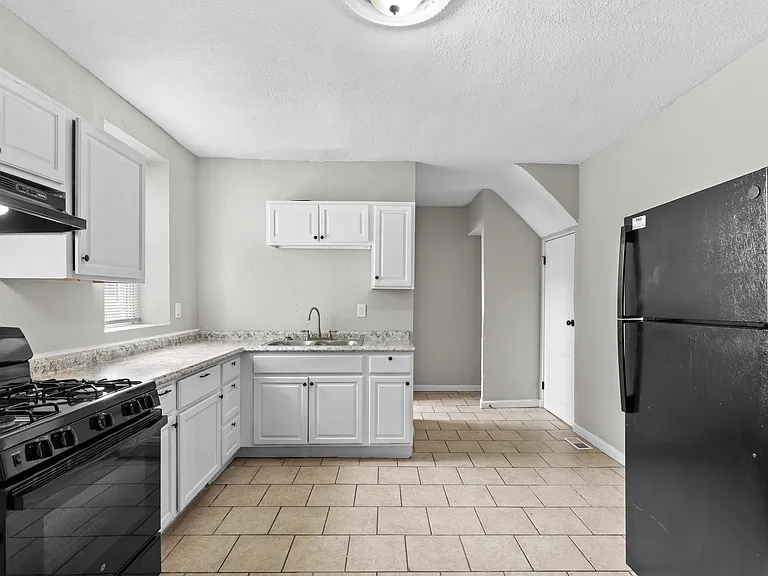 2833 Miami St — Photo 10