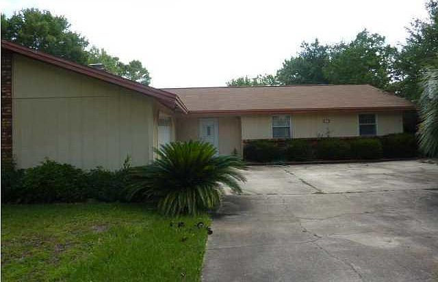 1st image of 37 Lakeview Dr