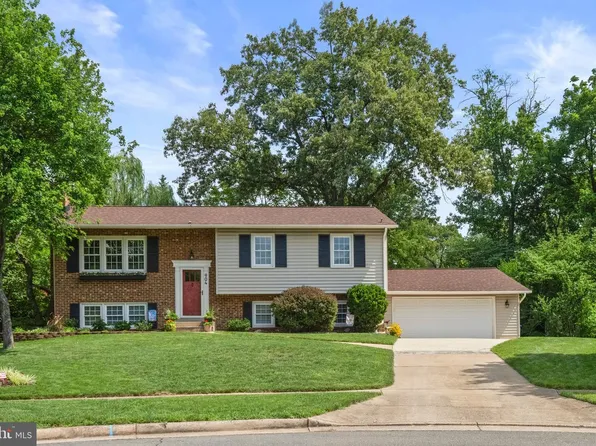 904 Dunbarton Ct, Herndon, VA 20170