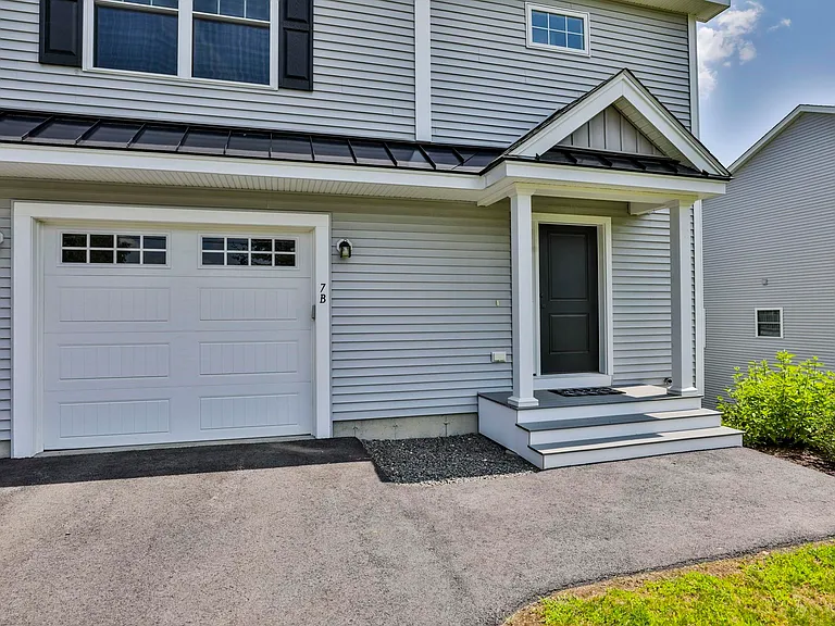 7 Horizon Dr #B — Photo 3