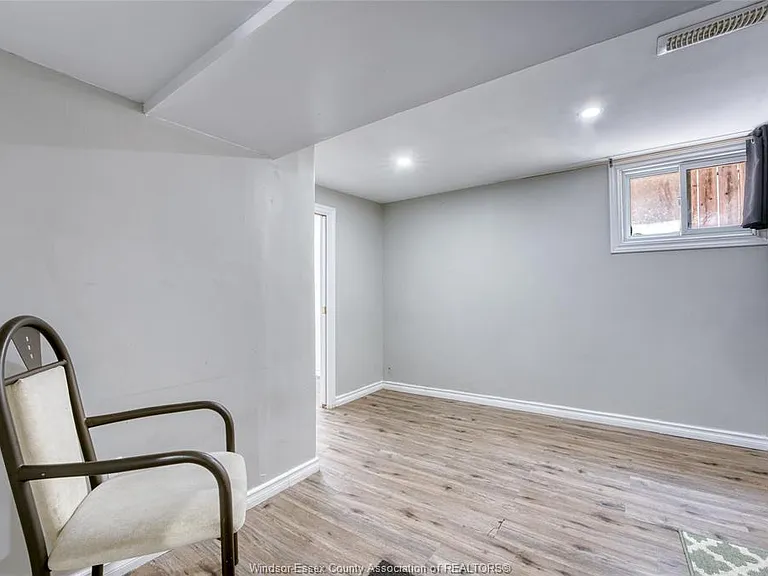 2309 Alexis Rd — Photo 28