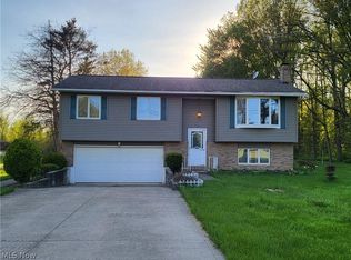 9750 Island Rd, Grafton, OH 44044