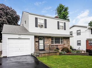 215 Chase Ave, Yonkers, NY 10703