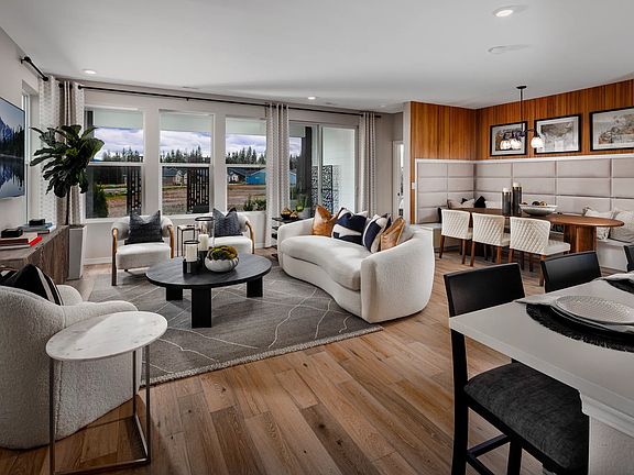 Great Room Dining in Evia Model