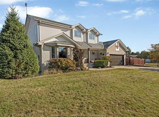 360 Ridgeview Pl N, Amherstburg, ON N9V 3Y6