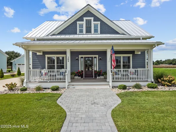 209 Villagers Way, Swansboro, NC 28584