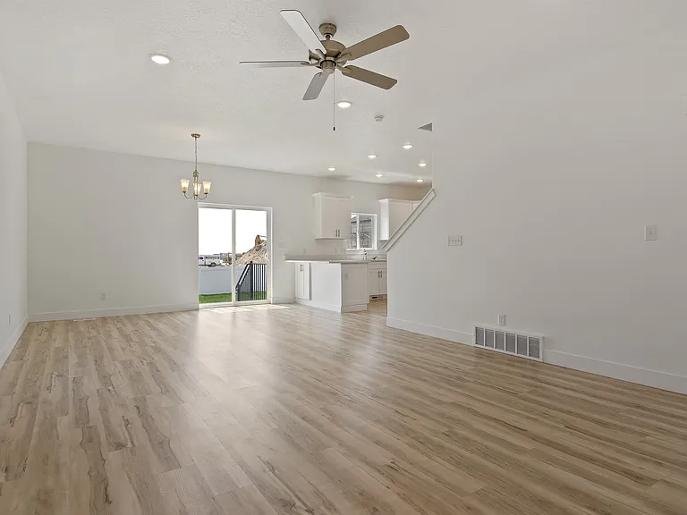 1288 Pamela St — Photo 18