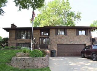 5228 Wellington Ct, Sioux City, IA 51106