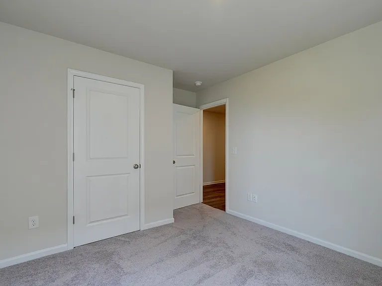 220 Ingleby Rd — Photo 11