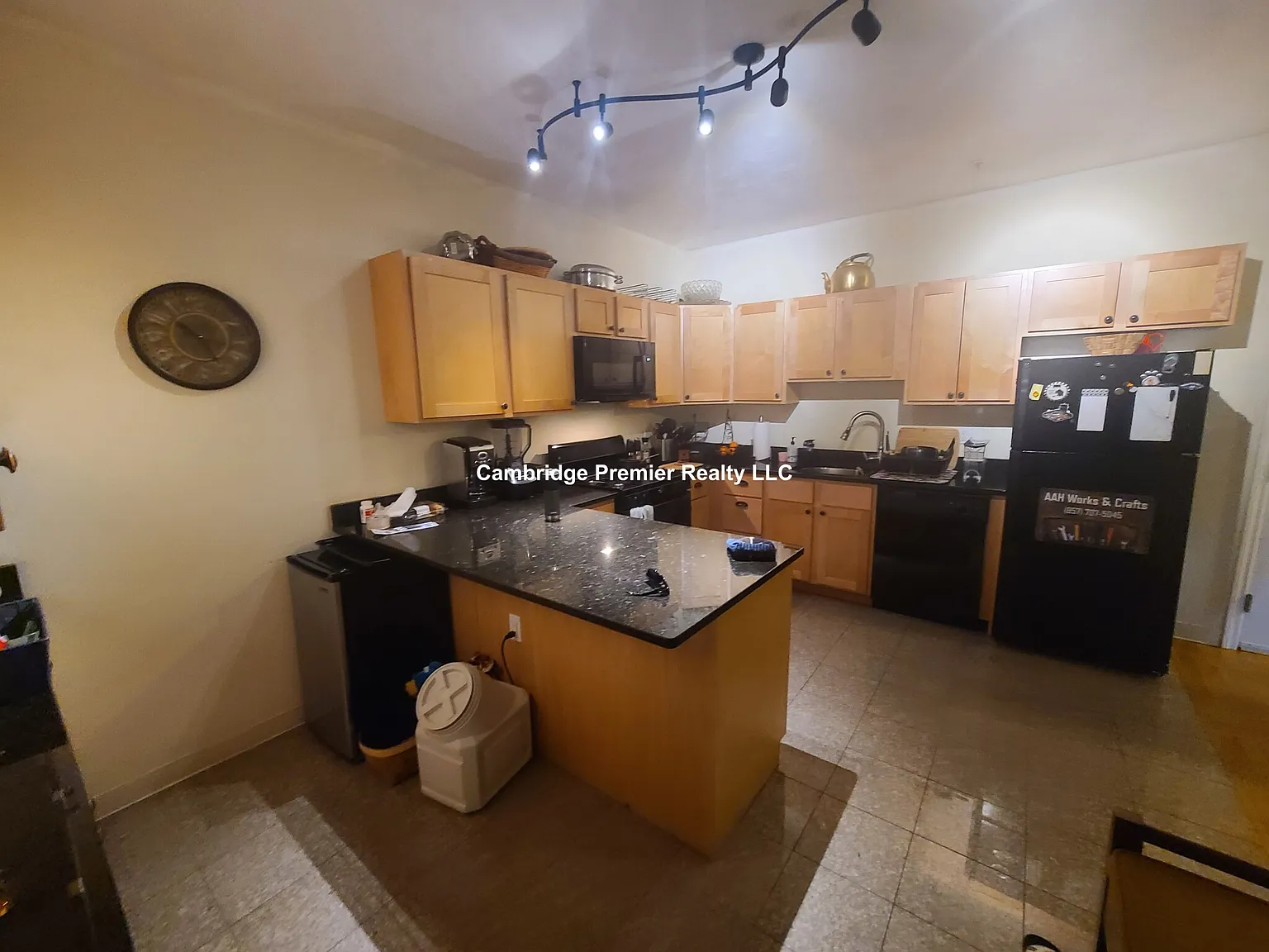 2 bed, 700 sqft, $3,000 — Photo 3