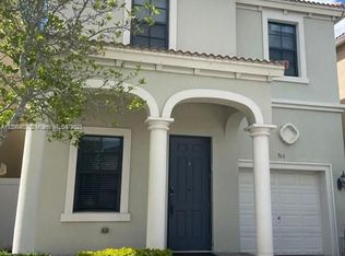 760 NE 191st Ter, Miami, FL 33179