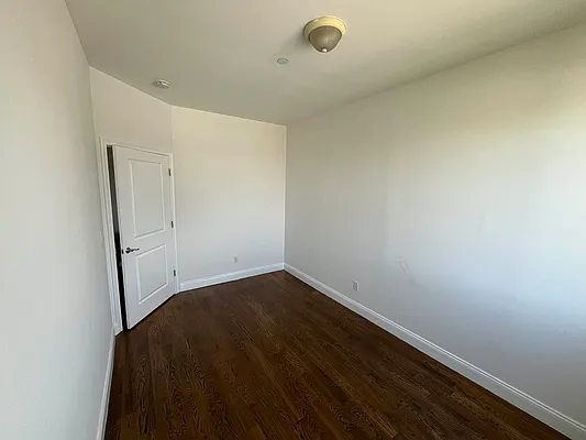 Rented by Celine Moradof-Nazarian, LREB | media 19