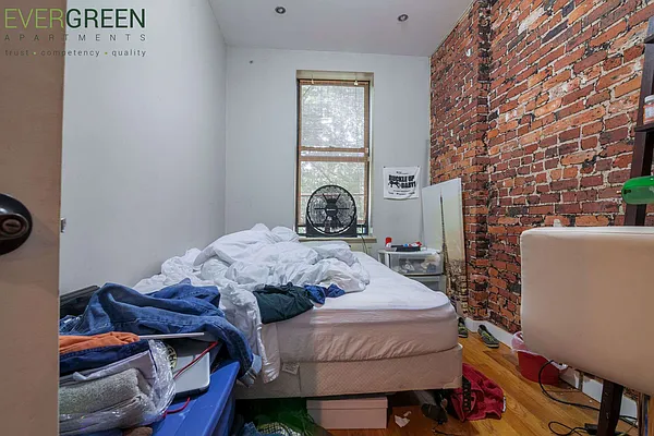 Rented by Evergreen Apartments BK | media 25