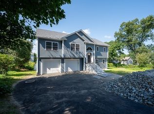 322 Massasoit Rd, Worcester, MA 01604
