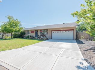 561 SE Locust St, Dundee, OR 97115