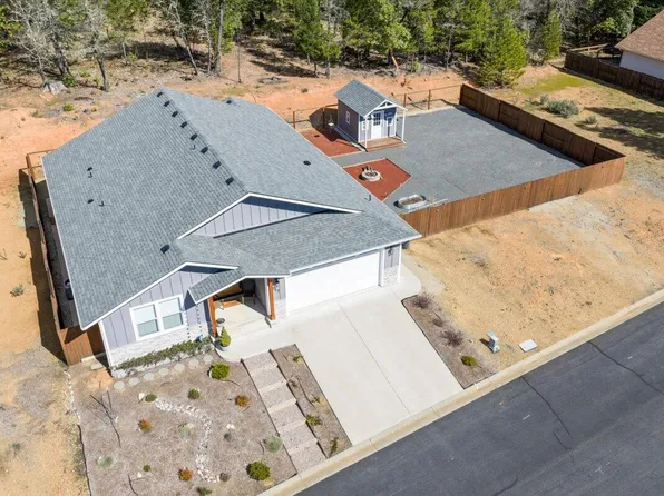 353 Cedar Ridge Dr, Cave Junction, OR 97523