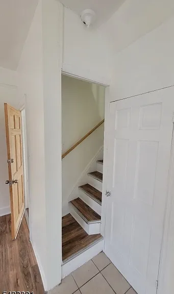 569 Morris St — Photo 9