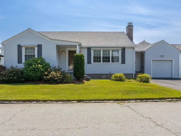 63 Ferncliff Ave, North Providence, RI 02911