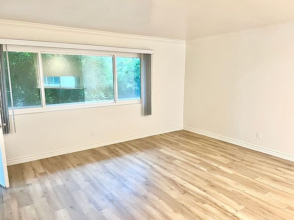 2nd image of 205 Avenue H APT 23