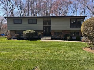 35 Goebel Rd, New City, NY 10956