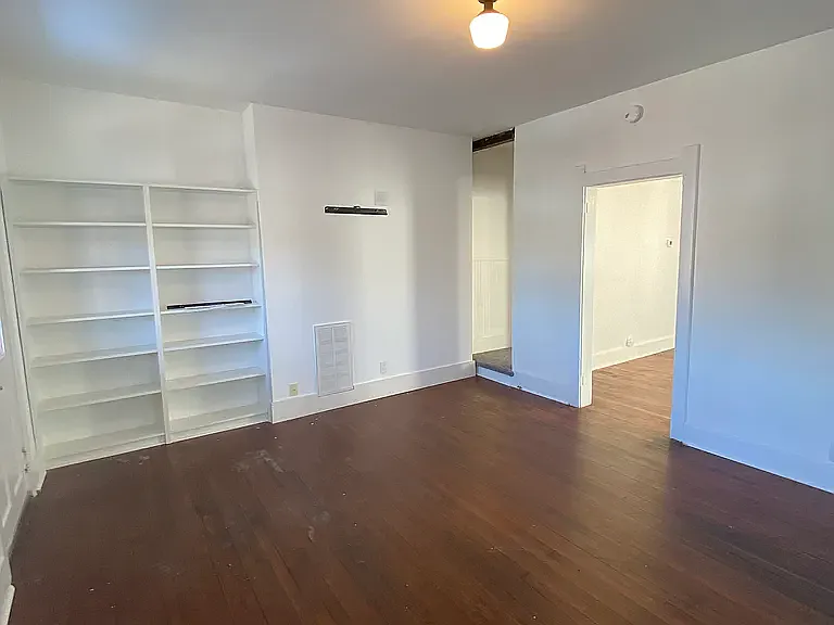 424 E Logan St — Photo 4