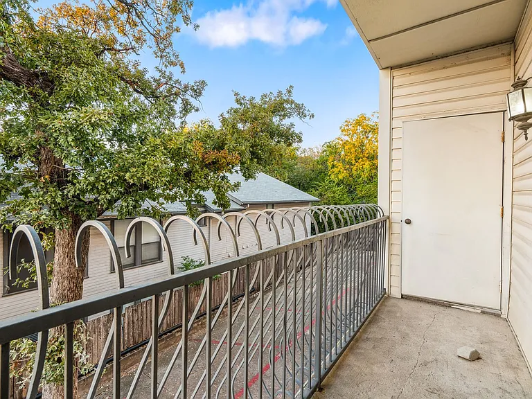 2408 Enfield Rd #211 — Photo 43