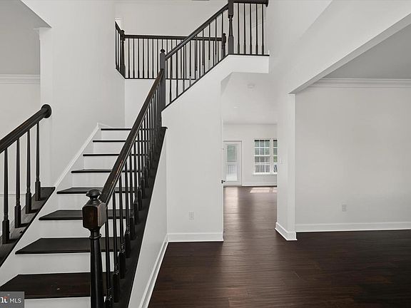 4th image of 812 Caren Dr