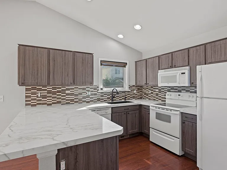2067 Woodpark Dr — Photo 7