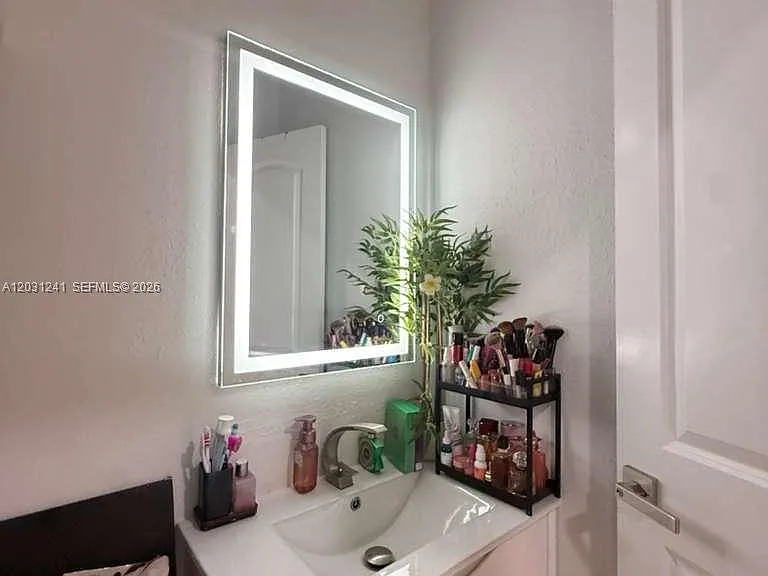 14440 SW 31st St — Photo 31
