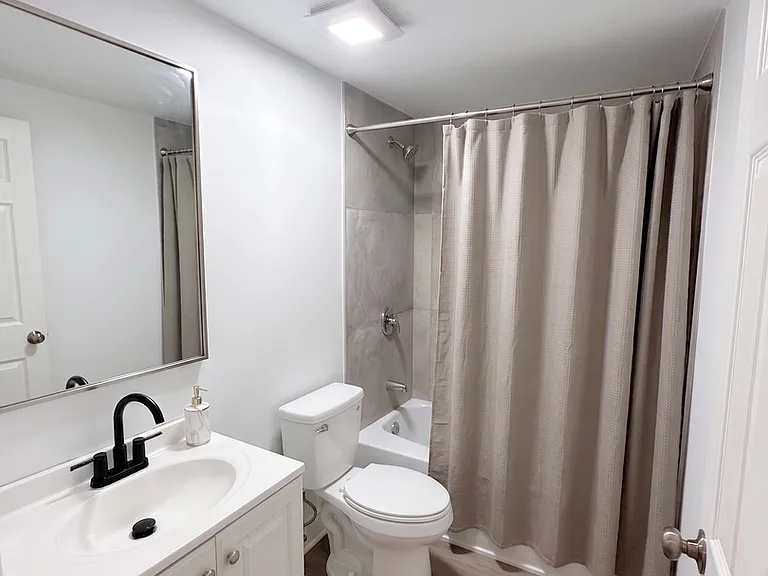 11035 S Keating Ave — Photo 14