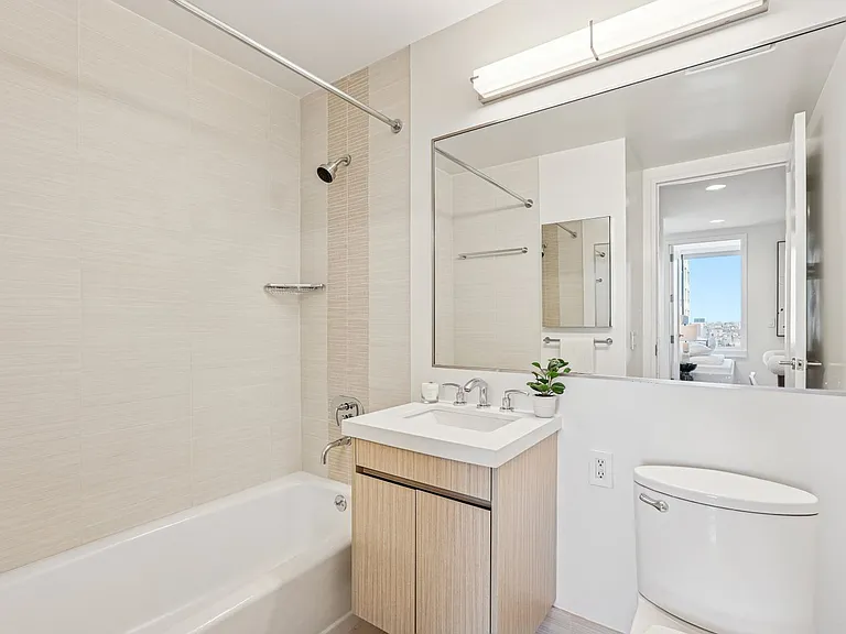 200 W 67th St #32F — Photo 11