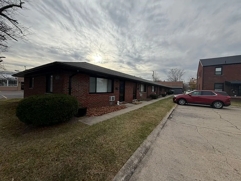 28645 John R Rd #R — Photo 4