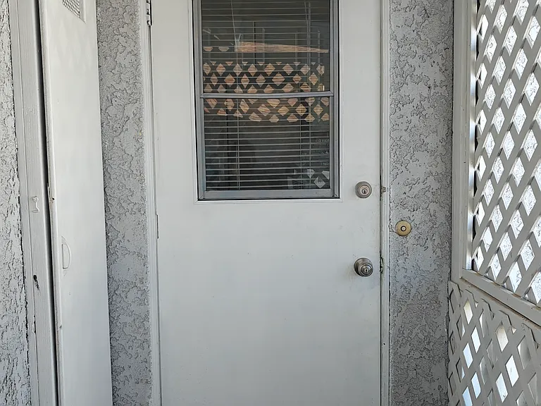 316 S Washburn Ave — Photo 12
