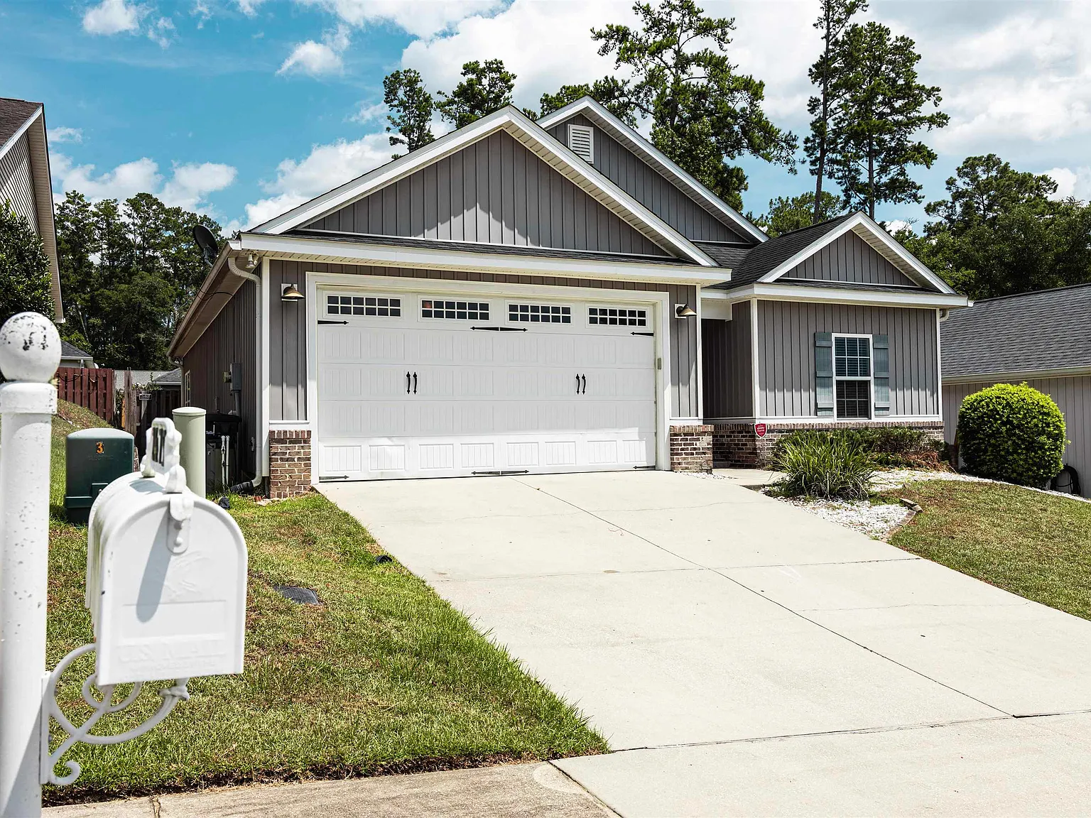 3 bed, 1555 sqft, $2,550 — Photo 3