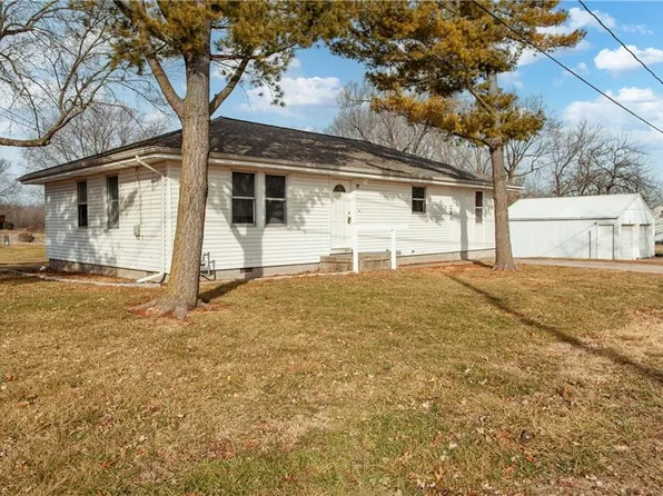200 N Crittendon St, Holden, MO 64040