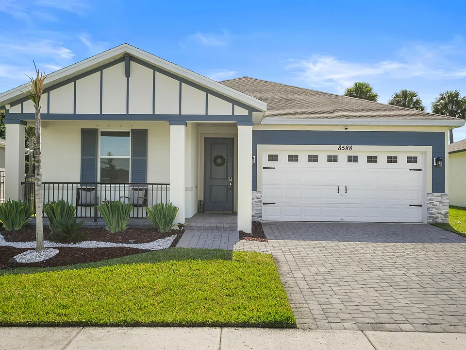 8588 Dahlia Cir