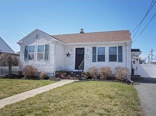 9 Saint John St, Dartmouth, MA 02748