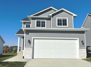 3065 Fairfield Dr, Waukee, IA 50263