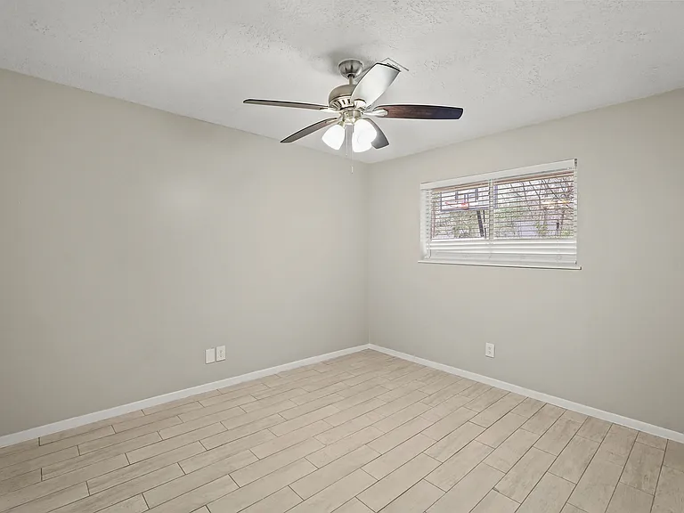 105 Navajo St — Photo 6