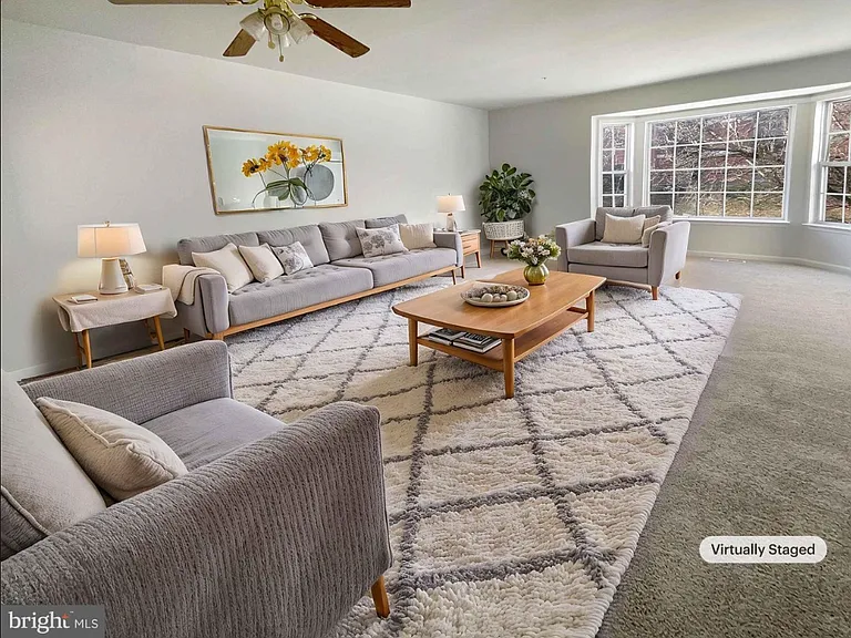 2541 Markham Ln — Photo 5