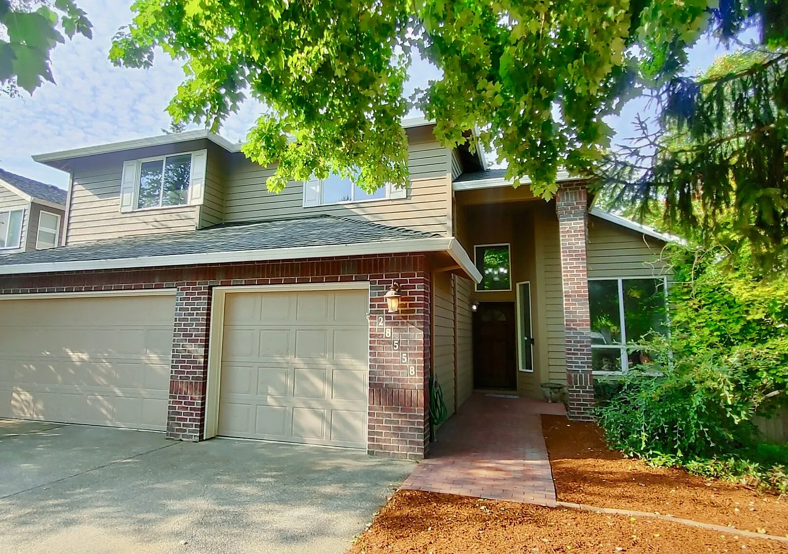 *Coming Soon!* This Tastefully Updated 5 Bedroom Home Located in the Sought After Landover Neighb... — Photo 2