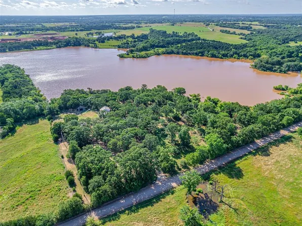 19301 Sharon Rd, Shawnee, OK 74801