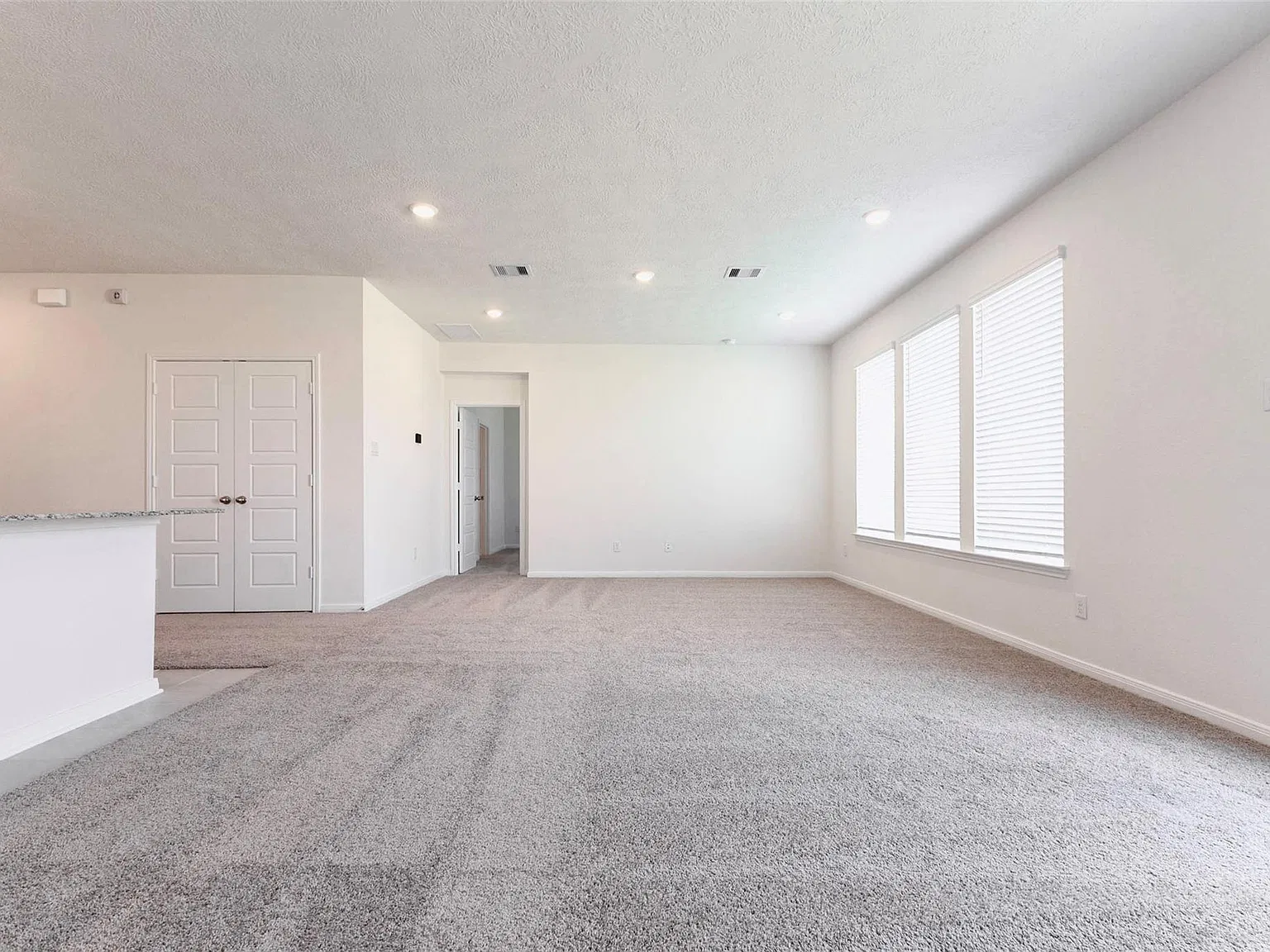 3 bed, 2.0 bath, 1675 sqft, $2,150 — Photo 3