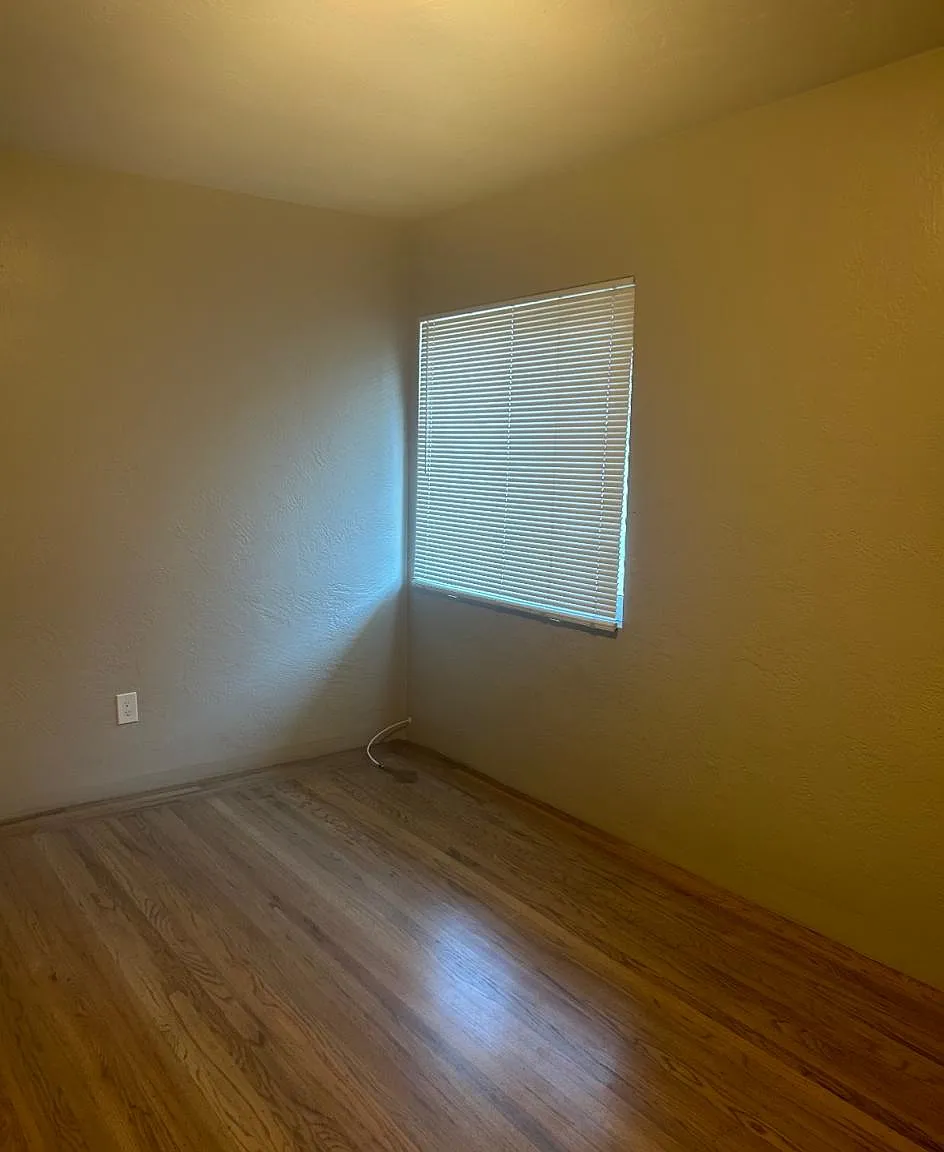 6870 Foothill Blvd — Photo 1