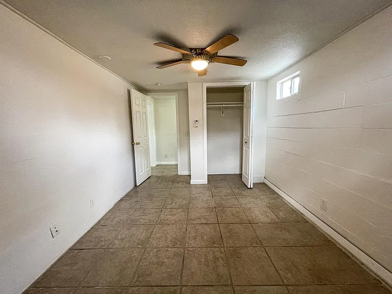 668 Creekside Dr — Photo 12