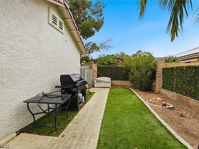 5204 Elm Grove Dr — Photo 8