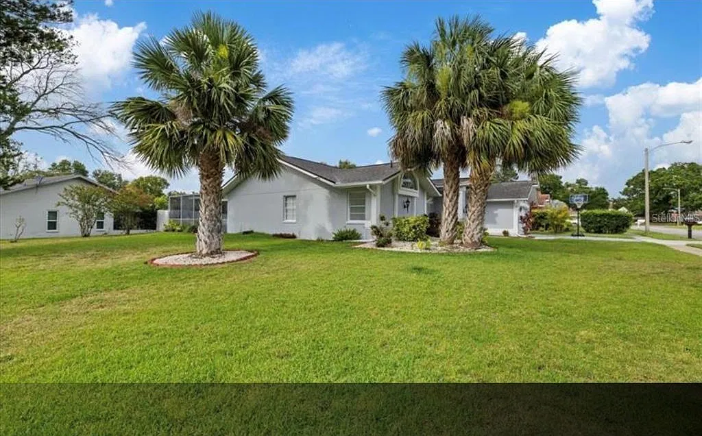 3 bed, 2.0 bath, 2067 sqft, $2,500 — Photo 3