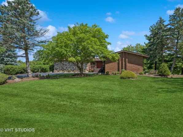 104 Lois Ln, Deer Park, IL 60010