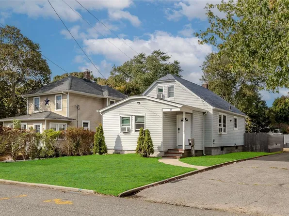 29 Campbell Street, Patchogue, NY 11772